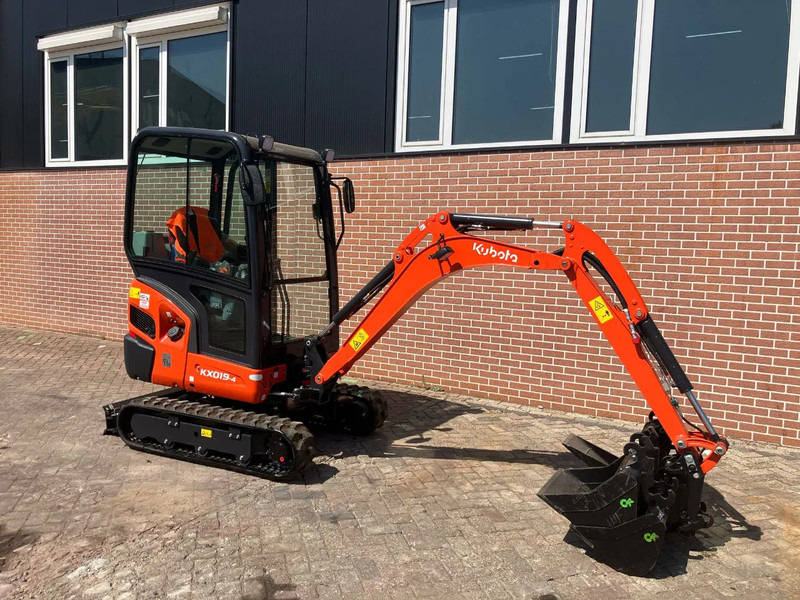 Kubota KX019 4 - Máy xúc bánh xích: hình 3 Kubota KX019 4 - Máy xúc bánh xích: hình 3