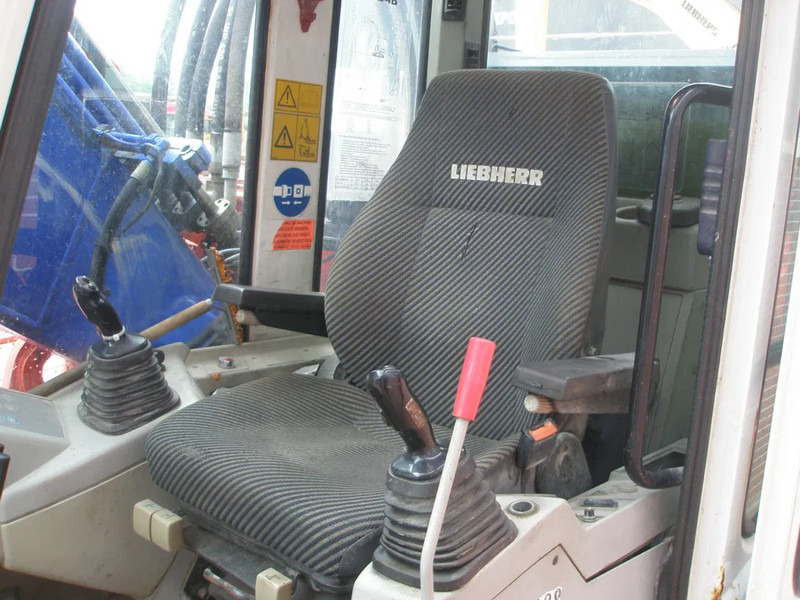 Máy xúc bánh xích Liebherr R924B: hình 7 Máy xúc bánh xích Liebherr R924B: hình 7