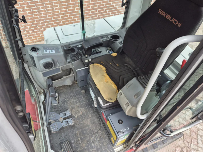 Takeuchi TB250 - Máy xúc mini: hình 5 Takeuchi TB250 - Máy xúc mini: hình 5