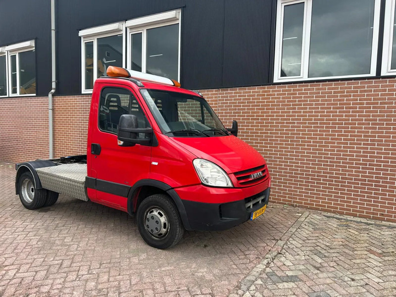 Iveco Daily 40 C18 - Xe đầu kéo: hình 2 Iveco Daily 40 C18 - Xe đầu kéo: hình 2