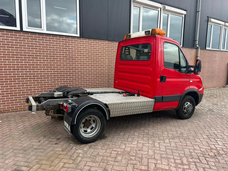 Iveco Daily 40 C18 - Xe đầu kéo: hình 4 Iveco Daily 40 C18 - Xe đầu kéo: hình 4
