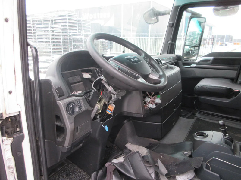 Cabin và nội thất cho Xe tải MAN MAN 18.500 TGX MODEL 2020 EURO 6: hình 10