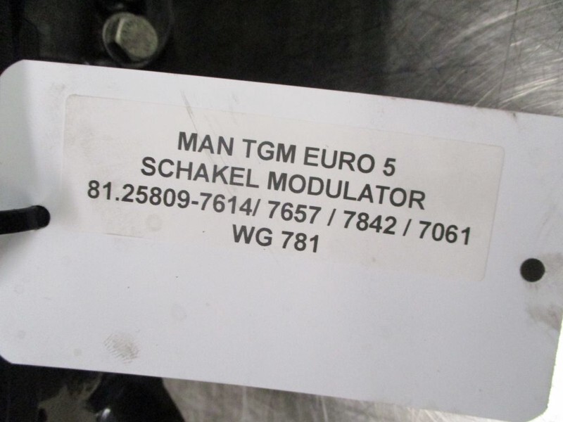 MAN TGM 81.25809-7614 / 7657 / 7842 / 7061 SCHAKEL MODULATOR EURO 5 - Ly hợp và các bộ phận cho Xe tải: hình 2 MAN TGM 81.25809-7614 / 7657 / 7842 / 7061 SCHAKEL MODULATOR EURO 5 - Ly hợp và các bộ phận cho Xe tải: hình 2
