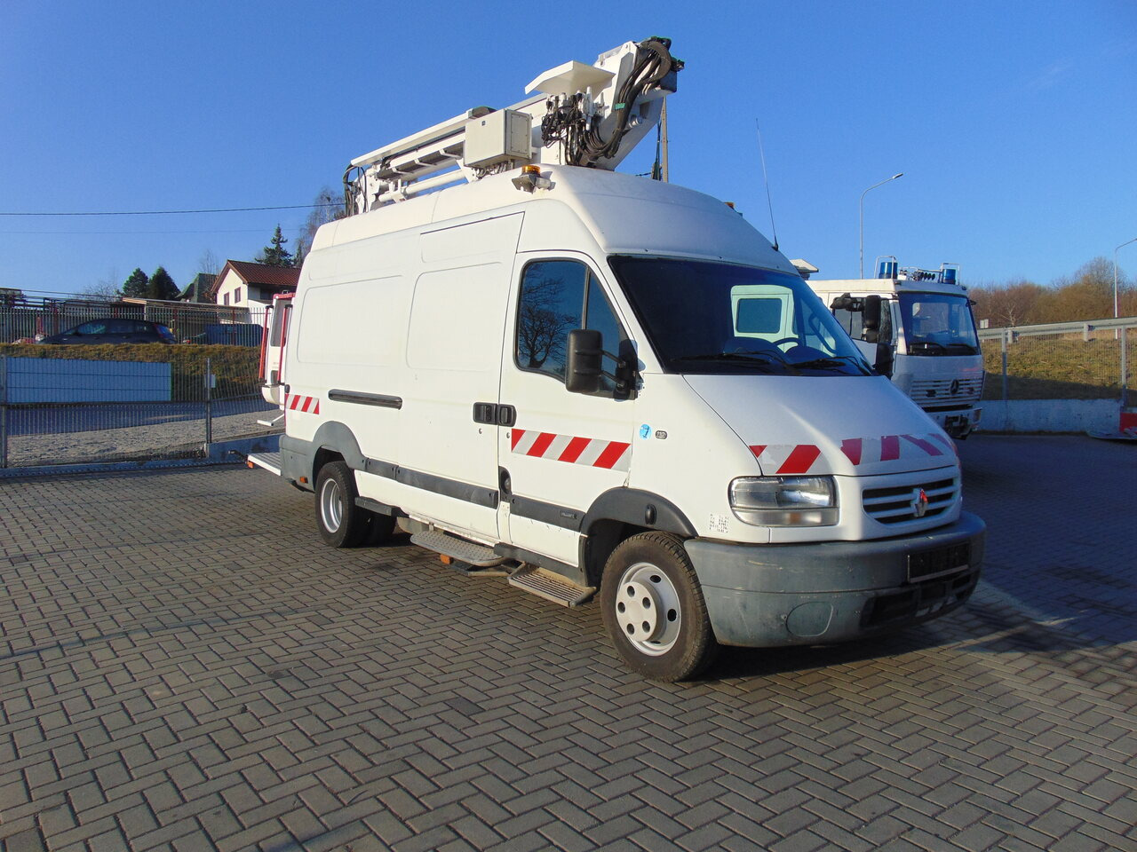 RENAULT Mascott 2,8dCi 110 L2H3 France Elevateur 152TTF 162TTF - Nền bục trên không: hình 2 RENAULT Mascott 2,8dCi 110 L2H3 France Elevateur 152TTF 162TTF - Nền bục trên không: hình 2