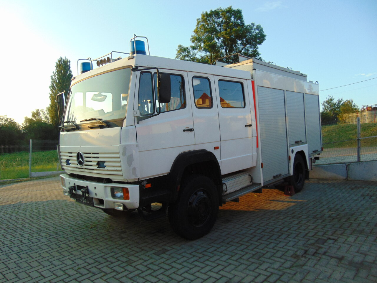 MERCEDES-BENZ 1124AF 4x4 MAGIRUS - Tiện ích/ Xe đặc dụng: hình 1 MERCEDES-BENZ 1124AF 4x4 MAGIRUS - Tiện ích/ Xe đặc dụng: hình 1