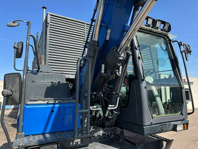 Doosan DX170W - Máy xúc bánh lốp: hình 4 Doosan DX170W - Máy xúc bánh lốp: hình 4