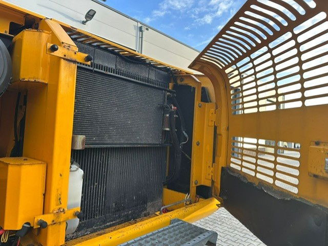 Máy xúc bánh xích JCB JS220LC: hình 19