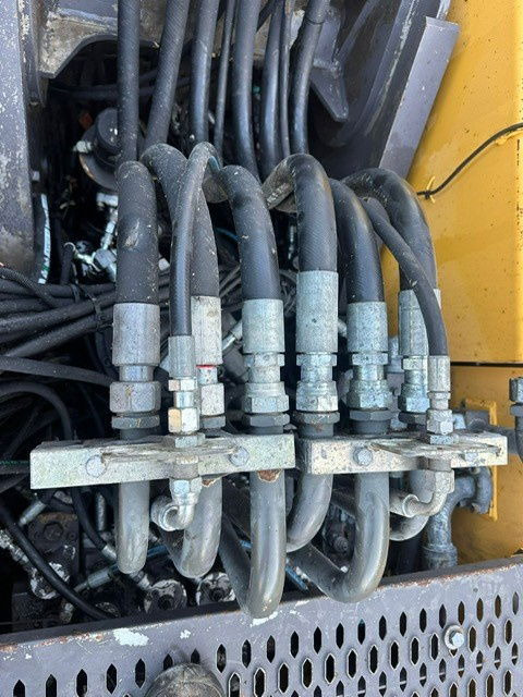 Máy cạp rác/ Công nghiệp Volvo EW210D MH: hình 12 Máy cạp rác/ Công nghiệp Volvo EW210D MH: hình 12