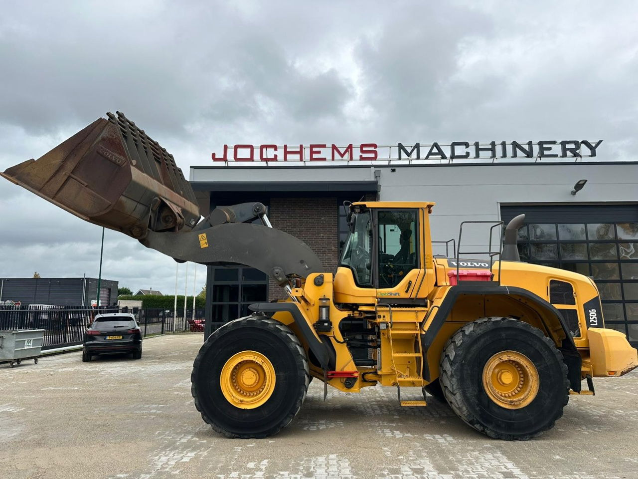 Volvo L250G - Máy xúc lật bánh lốp: hình 1 Volvo L250G - Máy xúc lật bánh lốp: hình 1