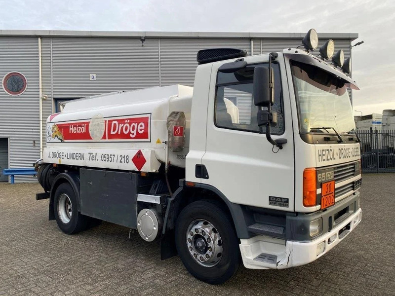 DAF 65CF-240 / FULL STEEL / POMP / 3 COMPARTIMENTS / 8350 LITER / ONLY:25969 KM / EURO-2 / MANUAL / GOOD CONDITION - Xe bồn: hình 2 DAF 65CF-240 / FULL STEEL / POMP / 3 COMPARTIMENTS / 8350 LITER / ONLY:25969 KM / EURO-2 / MANUAL / GOOD CONDITION - Xe bồn: hình 2
