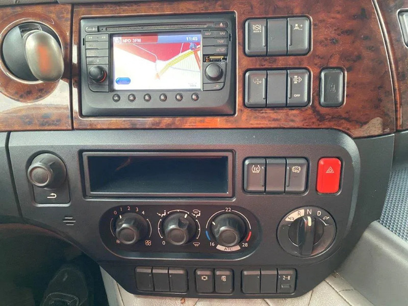 Xe tải hộp DAF CF400 / CURTAIN SAILS / BIG PLATFORM 2500 KG / DEB / NAVI / FULL-AIR / LWDS / ACC / AUTOMATIC / EURO-6 / 2015: hình 17