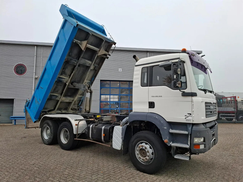 MAN TGA 26.310 / 6X4 / 2XBIG AXLE / 2SIDE TIPPER / ONLY:545423 KM / TUV:06-05-2026 / FULL-STEEL / AIRCO / MANUAL / EURO-4 / 2005 - Xe ben: hình 5 MAN TGA 26.310 / 6X4 / 2XBIG AXLE / 2SIDE TIPPER / ONLY:545423 KM / TUV:06-05-2026 / FULL-STEEL / AIRCO / MANUAL / EURO-4 / 2005 - Xe ben: hình 5
