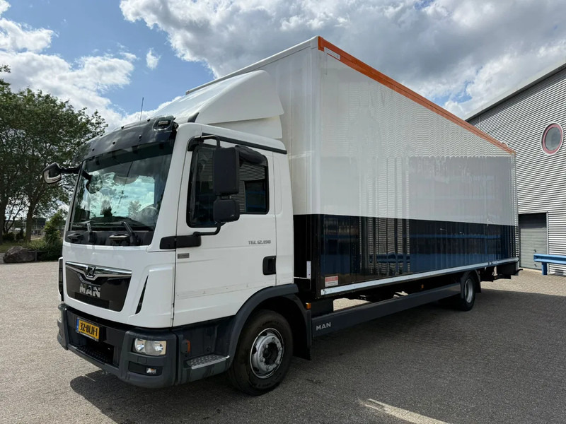 MAN TGL12.190 / NL TRUCK / ONLY:532353 KM / TUV:30-08-2025 / PLATFORM 1500KG / AIRCO / AUTOMATIC / EURO-6 / 2018 - Xe tải hộp: hình 1 MAN TGL12.190 / NL TRUCK / ONLY:532353 KM / TUV:30-08-2025 / PLATFORM 1500KG / AIRCO / AUTOMATIC / EURO-6 / 2018 - Xe tải hộp: hình 1