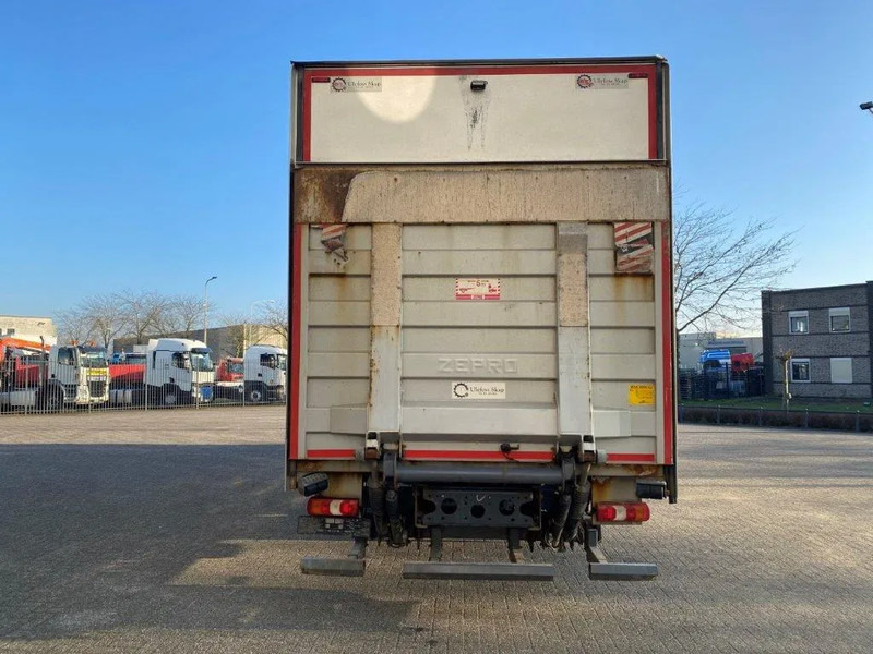 Mercedes-Benz Antos 2533 / LIFT AXLE / HEATED CLOSED BOX / PLATFORM 2000 KG / ONLY:506959 KM / SIDE DOOR / AUTOMATIC / EURO-6 / 2019 - Xe tải hộp: hình 4 Mercedes-Benz Antos 2533 / LIFT AXLE / HEATED CLOSED BOX / PLATFORM 2000 KG / ONLY:506959 KM / SIDE DOOR / AUTOMATIC / EURO-6 / 2019 - Xe tải hộp: hình 4