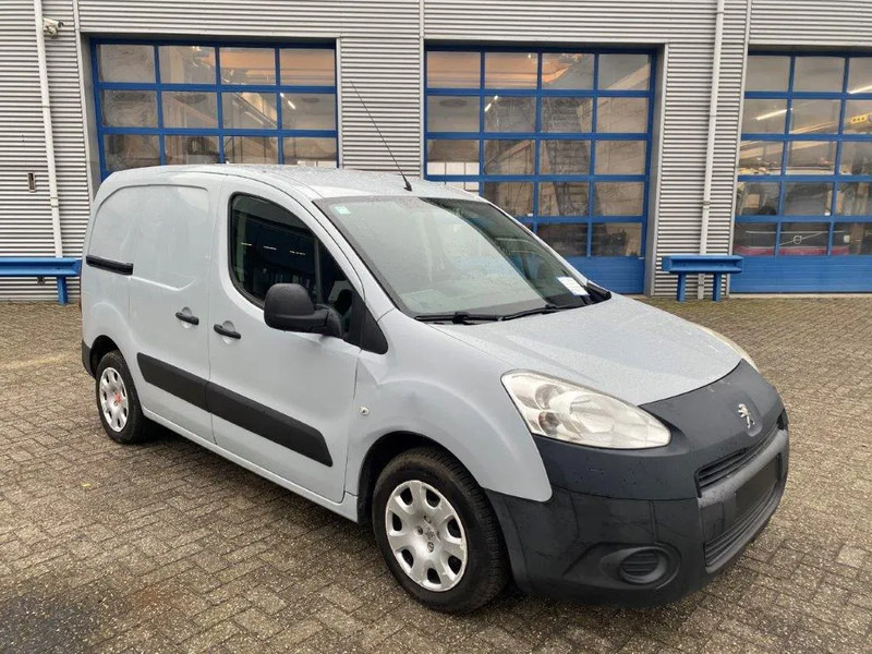 Peugeot Partner 1.6 HDI / TUV:22-11-2025 / AIRCO / CLOSED BOX / MANUAL / EURO-5 / 2013 - Xe van nhỏ gọn: hình 2 Peugeot Partner 1.6 HDI / TUV:22-11-2025 / AIRCO / CLOSED BOX / MANUAL / EURO-5 / 2013 - Xe van nhỏ gọn: hình 2