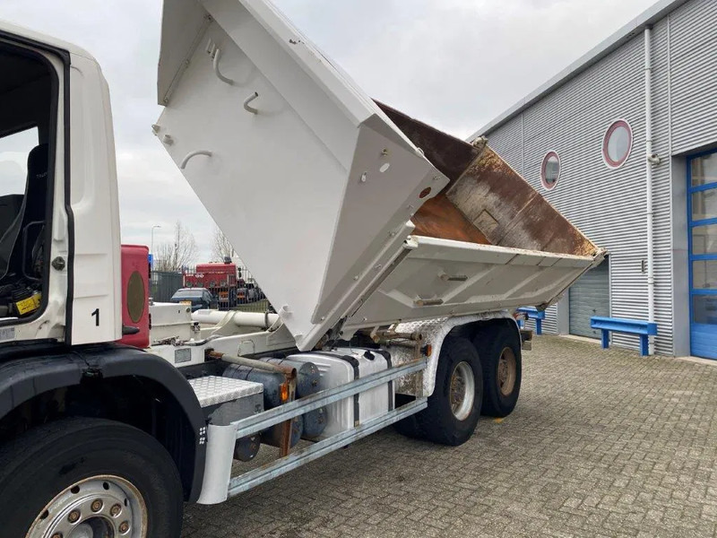 Scania 124-400 / 6X4 / RETARDER / BIG AXLE / FULL STEEL / 2SIDE TIPPER / OLD TACHO / AIRCO / MANUAL / EURO-2 / 2000 - Xe ben: hình 3 Scania 124-400 / 6X4 / RETARDER / BIG AXLE / FULL STEEL / 2SIDE TIPPER / OLD TACHO / AIRCO / MANUAL / EURO-2 / 2000 - Xe ben: hình 3