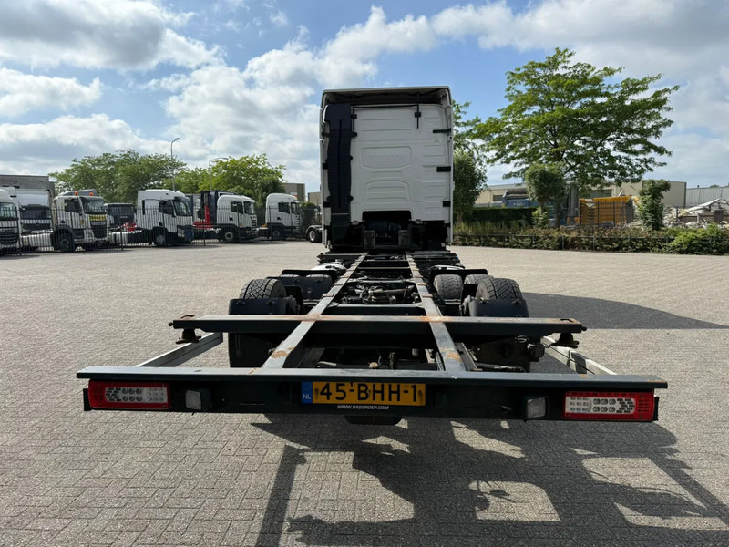 Volvo FH4-420 / NL TRUCK / DOUBLE TANK / PARKCOOL / BDF / VEB? / LWDS / FRIDGE / FULL-AIR / LIFT AXLE / AUTOMATIC / EURO-6 / 2016 - Xe chở container/ Xe tải hoán đổi thân: hình 4 Volvo FH4-420 / NL TRUCK / DOUBLE TANK / PARKCOOL / BDF / VEB? / LWDS / FRIDGE / FULL-AIR / LIFT AXLE / AUTOMATIC / EURO-6 / 2016 - Xe chở container/ Xe tải hoán đổi thân: hình 4