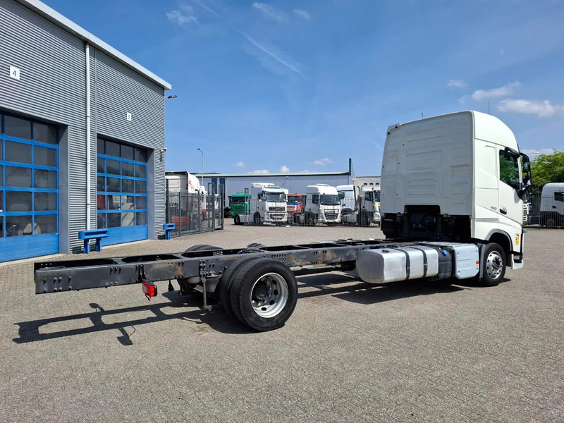 Volvo FH4-420 / PTO / DOUBLE TANK / I-PARKCOOL / VEB+ / LWDS / TUV:10-07-2025 / AUTOMATIC / EURO-6 / 2016 - Xe tải khung gầm: hình 5 Volvo FH4-420 / PTO / DOUBLE TANK / I-PARKCOOL / VEB+ / LWDS / TUV:10-07-2025 / AUTOMATIC / EURO-6 / 2016 - Xe tải khung gầm: hình 5