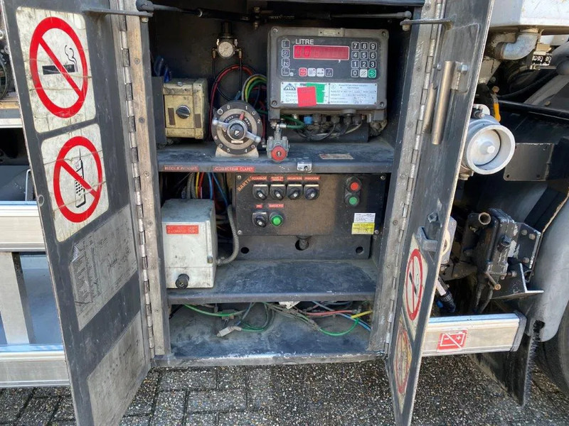 Cho thuê Volvo FL7-290 / 5 COMPARTIMENTS / 13000 LITER TOTAL / PUMP / AUTOMATIC / EURO-5 / 2009 Volvo FL7-290 / 5 COMPARTIMENTS / 13000 LITER TOTAL / PUMP / AUTOMATIC / EURO-5 / 2009: hình 13 Cho thuê Volvo FL7-290 / 5 COMPARTIMENTS / 13000 LITER TOTAL / PUMP / AUTOMATIC / EURO-5 / 2009 Volvo FL7-290 / 5 COMPARTIMENTS / 13000 LITER TOTAL / PUMP / AUTOMATIC / EURO-5 / 2009: hình 13