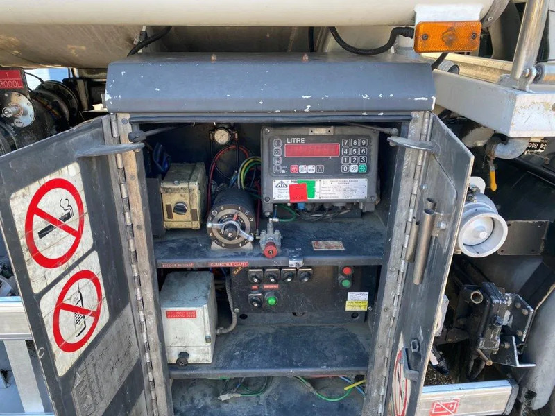 Cho thuê Volvo FL7-290 / 5 COMPARTIMENTS / 13000 LITER TOTAL / PUMP / AUTOMATIC / EURO-5 / 2009 Volvo FL7-290 / 5 COMPARTIMENTS / 13000 LITER TOTAL / PUMP / AUTOMATIC / EURO-5 / 2009: hình 12 Cho thuê Volvo FL7-290 / 5 COMPARTIMENTS / 13000 LITER TOTAL / PUMP / AUTOMATIC / EURO-5 / 2009 Volvo FL7-290 / 5 COMPARTIMENTS / 13000 LITER TOTAL / PUMP / AUTOMATIC / EURO-5 / 2009: hình 12