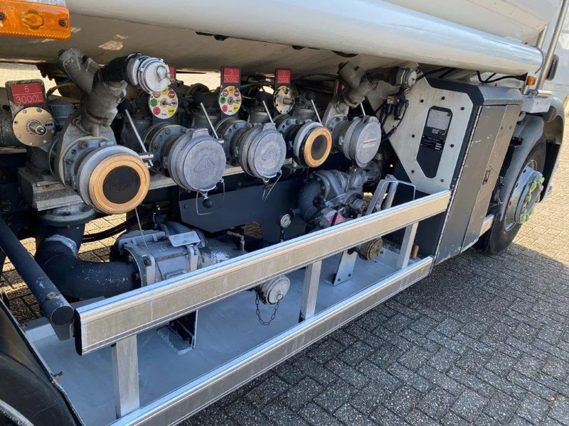 Cho thuê Volvo FL7-290 / 5 COMPARTIMENTS / 13000 LITER TOTAL / PUMP / AUTOMATIC / EURO-5 / 2009 Volvo FL7-290 / 5 COMPARTIMENTS / 13000 LITER TOTAL / PUMP / AUTOMATIC / EURO-5 / 2009: hình 9 Cho thuê Volvo FL7-290 / 5 COMPARTIMENTS / 13000 LITER TOTAL / PUMP / AUTOMATIC / EURO-5 / 2009 Volvo FL7-290 / 5 COMPARTIMENTS / 13000 LITER TOTAL / PUMP / AUTOMATIC / EURO-5 / 2009: hình 9