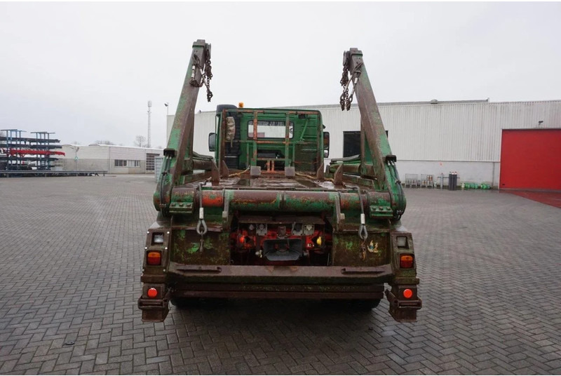 Xe tải chở thùng nhỏ Volvo FM12-420 / ENGINE RUNNING / 4X4 / HYDRAULICS / BIG AXLE / ONLY:510426 KM / FULL STEEL / EURO-3 / 2001: hình 6