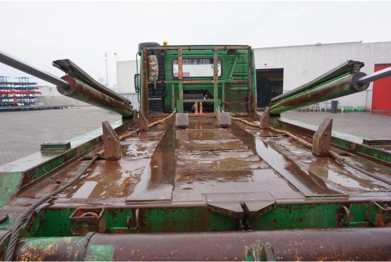 Xe tải chở thùng nhỏ Volvo FM12-420 / ENGINE RUNNING / 4X4 / HYDRAULICS / BIG AXLE / ONLY:510426 KM / FULL STEEL / EURO-3 / 2001: hình 8