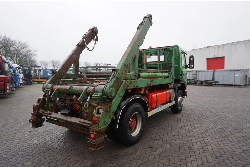 Xe tải chở thùng nhỏ Volvo FM12-420 / ENGINE RUNNING / 4X4 / HYDRAULICS / BIG AXLE / ONLY:510426 KM / FULL STEEL / EURO-3 / 2001: hình 9