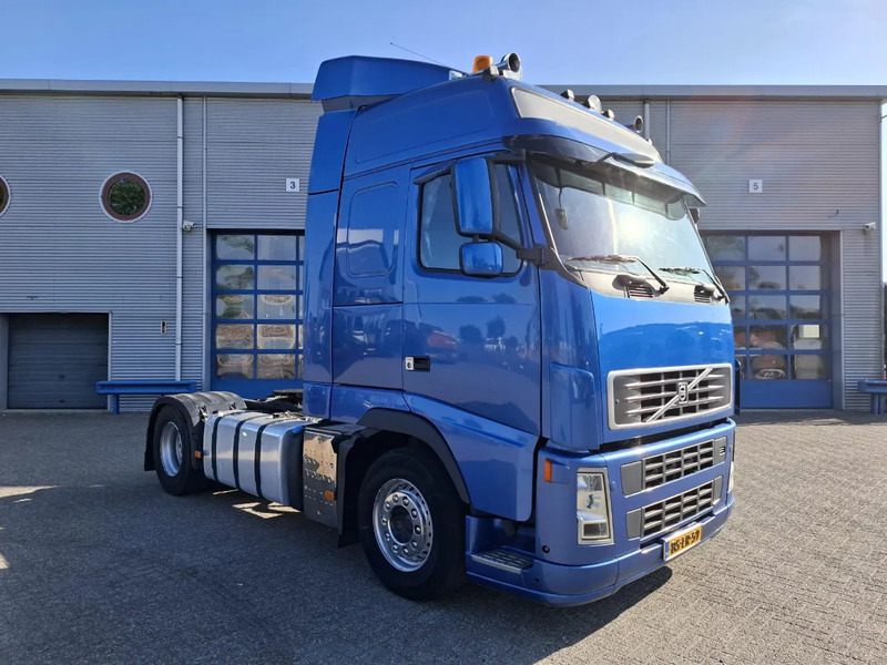 Volvo FH13-400 / HYDRAULICS / NL TRUCK / TUV:14-09-2025 / GLOBETROTTER / FRIGDE / AIRCO / AUTOMATIC / EURO-5 / 2006 - Xe đầu kéo: hình 2 Volvo FH13-400 / HYDRAULICS / NL TRUCK / TUV:14-09-2025 / GLOBETROTTER / FRIGDE / AIRCO / AUTOMATIC / EURO-5 / 2006 - Xe đầu kéo: hình 2