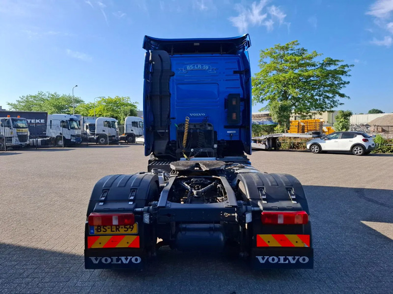 Volvo FH13-400 / HYDRAULICS / NL TRUCK / TUV:14-09-2025 / GLOBETROTTER / FRIGDE / AIRCO / AUTOMATIC / EURO-5 / 2006 - Xe đầu kéo: hình 4 Volvo FH13-400 / HYDRAULICS / NL TRUCK / TUV:14-09-2025 / GLOBETROTTER / FRIGDE / AIRCO / AUTOMATIC / EURO-5 / 2006 - Xe đầu kéo: hình 4