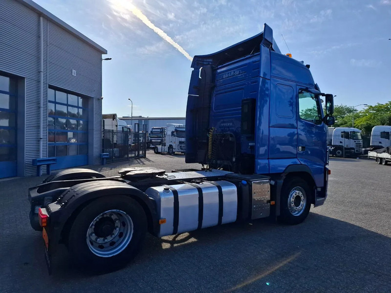 Volvo FH13-400 / HYDRAULICS / NL TRUCK / TUV:14-09-2025 / GLOBETROTTER / FRIGDE / AIRCO / AUTOMATIC / EURO-5 / 2006 - Xe đầu kéo: hình 5 Volvo FH13-400 / HYDRAULICS / NL TRUCK / TUV:14-09-2025 / GLOBETROTTER / FRIGDE / AIRCO / AUTOMATIC / EURO-5 / 2006 - Xe đầu kéo: hình 5