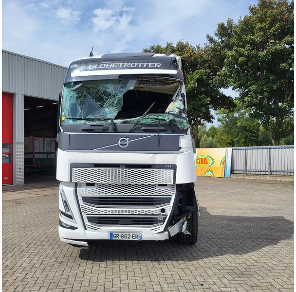 Volvo FH5-500 / ENGINE RUNNING / VEB+ / I-PARKCOOL / ONLY:349717 KM / I-SAVE / ACC / LWDS / SIDESKIRTS / AUTOMATIC / EURO-6 / 2023 - Xe đầu kéo: hình 2 Volvo FH5-500 / ENGINE RUNNING / VEB+ / I-PARKCOOL / ONLY:349717 KM / I-SAVE / ACC / LWDS / SIDESKIRTS / AUTOMATIC / EURO-6 / 2023 - Xe đầu kéo: hình 2