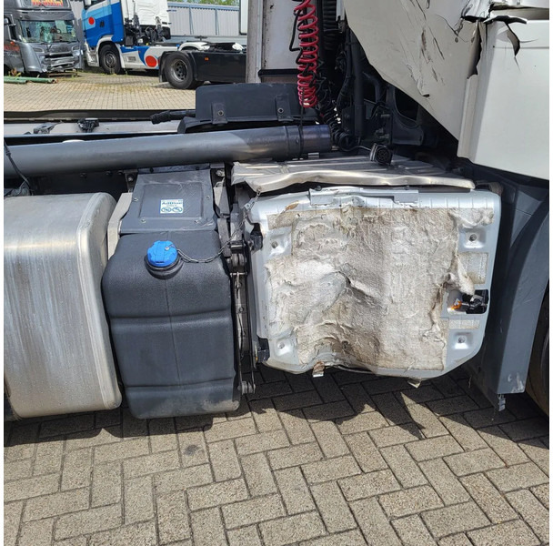 Volvo FH5-500 / ENGINE RUNNING / VEB+ / I-PARKCOOL / ONLY:349717 KM / TURBO COMPOUND / ACC / LWDS / SIDESKIRTS / AUTOMATIC / EURO-6 / - Xe đầu kéo: hình 5 Volvo FH5-500 / ENGINE RUNNING / VEB+ / I-PARKCOOL / ONLY:349717 KM / TURBO COMPOUND / ACC / LWDS / SIDESKIRTS / AUTOMATIC / EURO-6 / - Xe đầu kéo: hình 5