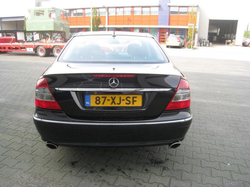 Mercedes-Benz E-Klasse 280 CDI, Sport - Sedan: hình 3 Mercedes-Benz E-Klasse 280 CDI, Sport - Sedan: hình 3