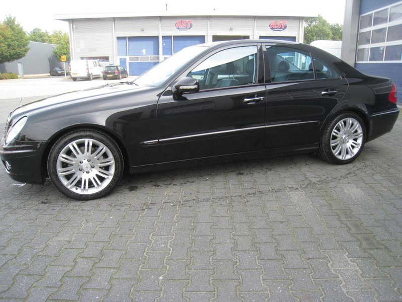 Mercedes-Benz E-Klasse 280 CDI, Sport - Sedan: hình 5 Mercedes-Benz E-Klasse 280 CDI, Sport - Sedan: hình 5