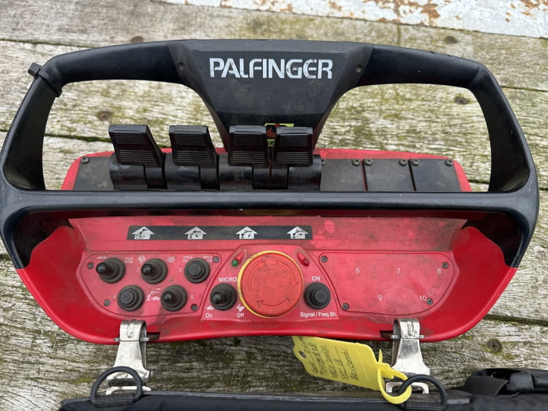 Xe đầu kéo Iveco 35C180  Tracon with Palfinger PK4501 - 3, Remote: hình 16