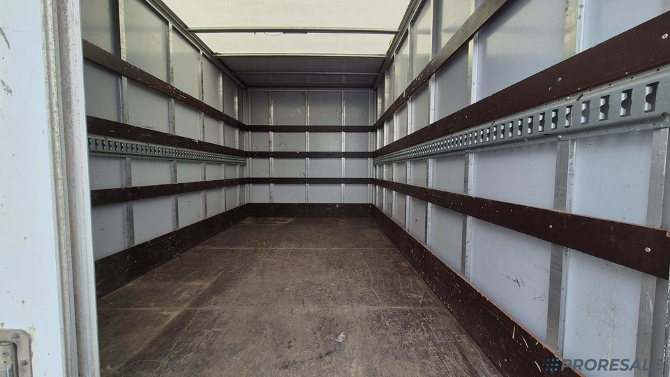 IVECO DAILY 35S16 skříň - 8 palet - Xe tải nhỏ thùng kín: hình 5 IVECO DAILY 35S16 skříň - 8 palet - Xe tải nhỏ thùng kín: hình 5