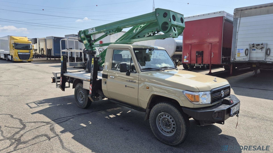 TOYOTA LAND CRUISER 79 montážní plošina - Nền bục trên không gắn trên xe tải: hình 1 TOYOTA LAND CRUISER 79 montážní plošina - Nền bục trên không gắn trên xe tải: hình 1