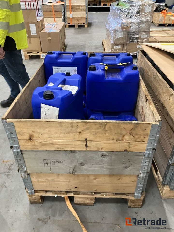 Diverse Olje 14 x 20 liter - Dầu động cơ và các sản phẩm chăm sóc xe hơi: hình 5 Diverse Olje 14 x 20 liter - Dầu động cơ và các sản phẩm chăm sóc xe hơi: hình 5