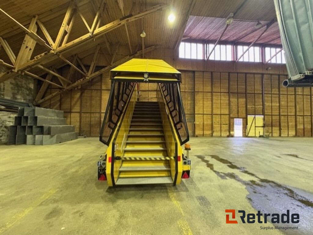 Flytrapp - TIPS FREEWAY 2458Pe - Lav timestand. - Cầu thang hành khách: hình 4 Flytrapp - TIPS FREEWAY 2458Pe - Lav timestand. - Cầu thang hành khách: hình 4