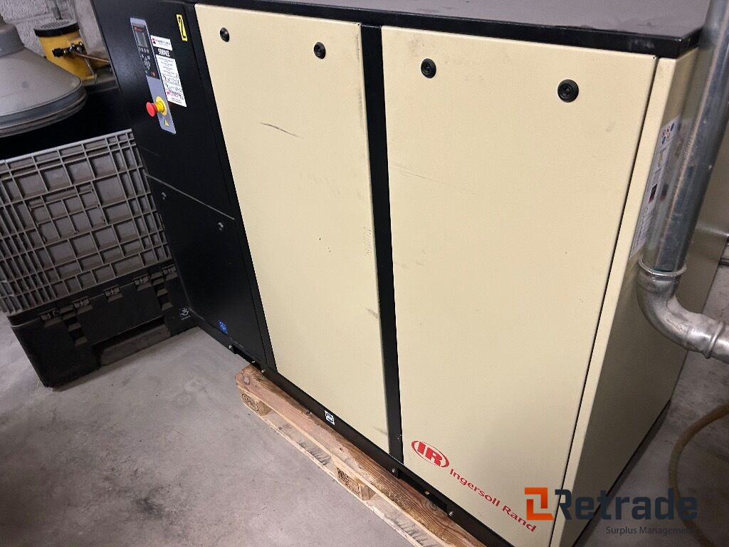 2015 Luft kompressor IR Ingersoll Rand IRN18K-CC-HV og 2012 Luftørker D24 0IN-A - Máy móc công nghiệp: hình 2 2015 Luft kompressor IR Ingersoll Rand IRN18K-CC-HV og 2012 Luftørker D24 0IN-A - Máy móc công nghiệp: hình 2