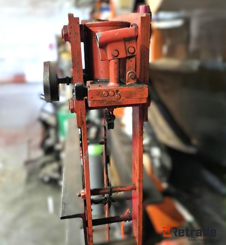 Rodac ROPPA 30 – Kraftig 30-tonns verkstedpresse - Máy móc công nghiệp: hình 1 Rodac ROPPA 30 – Kraftig 30-tonns verkstedpresse - Máy móc công nghiệp: hình 1