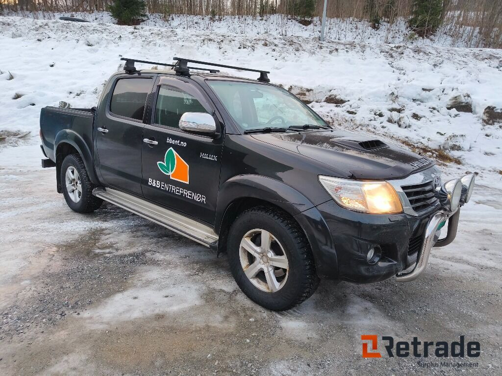 TOYOTA Hilux 4WD - Xe hơi: hình 3 TOYOTA Hilux 4WD - Xe hơi: hình 3