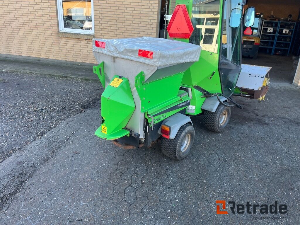 Plæne- og parkmaskiner EGHOLM 2150 Redskabsbærer - Tiện ích/ Xe đặc dụng: hình 5 Plæne- og parkmaskiner EGHOLM 2150 Redskabsbærer - Tiện ích/ Xe đặc dụng: hình 5