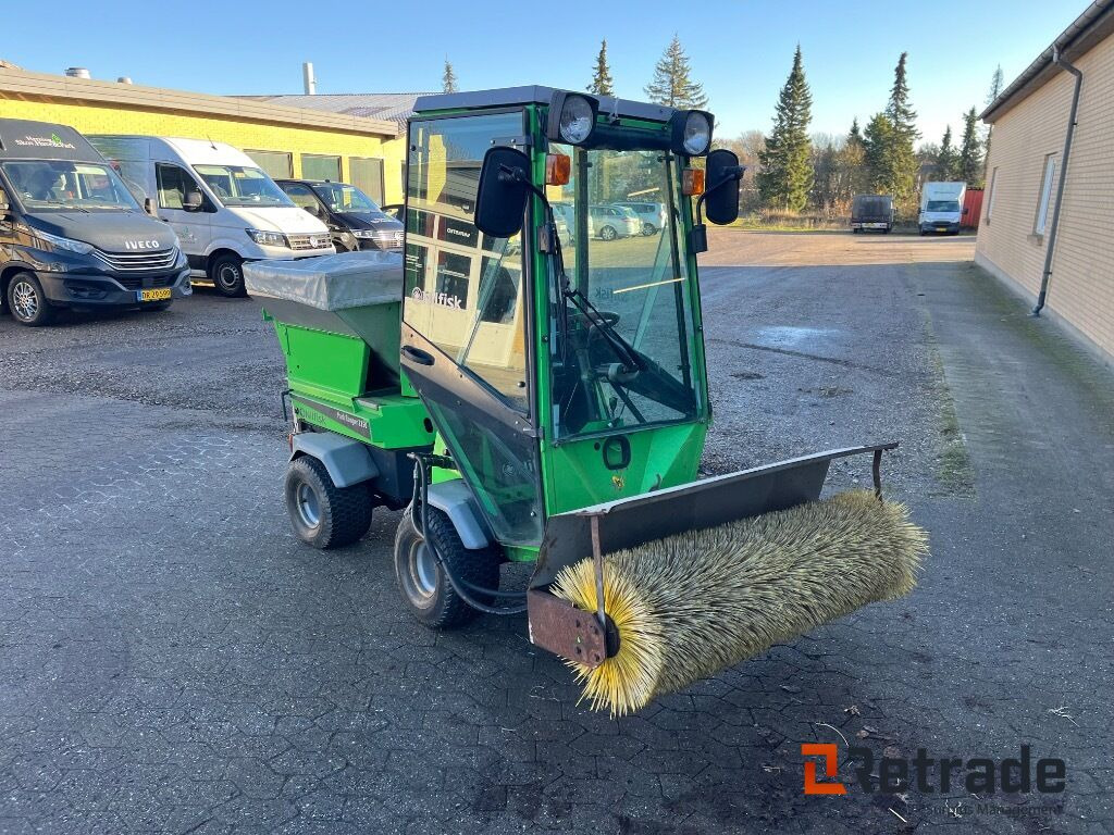 Plæne- og parkmaskiner EGHOLM 2150 Redskabsbærer - Tiện ích/ Xe đặc dụng: hình 2 Plæne- og parkmaskiner EGHOLM 2150 Redskabsbærer - Tiện ích/ Xe đặc dụng: hình 2