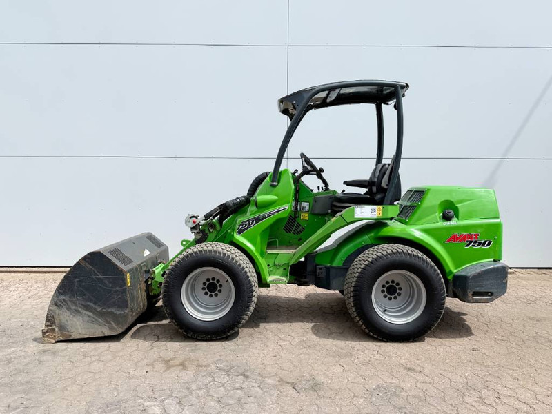 Avant M750 Opti Drive - Bucket + Jib / Telescopic Boom - Máy xúc lật bánh lốp kính thiên văn: hình 2 Avant M750 Opti Drive - Bucket + Jib / Telescopic Boom - Máy xúc lật bánh lốp kính thiên văn: hình 2