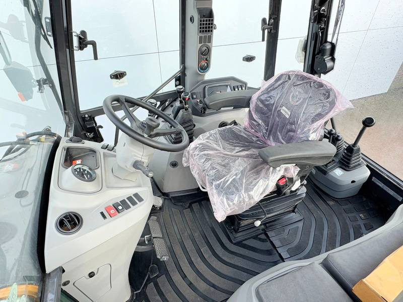 Case 570SV 4WD - 4/1 Bucket / Telescopic Boom / AC - Máy xúc trước múc sau: hình 5 Case 570SV 4WD - 4/1 Bucket / Telescopic Boom / AC - Máy xúc trước múc sau: hình 5