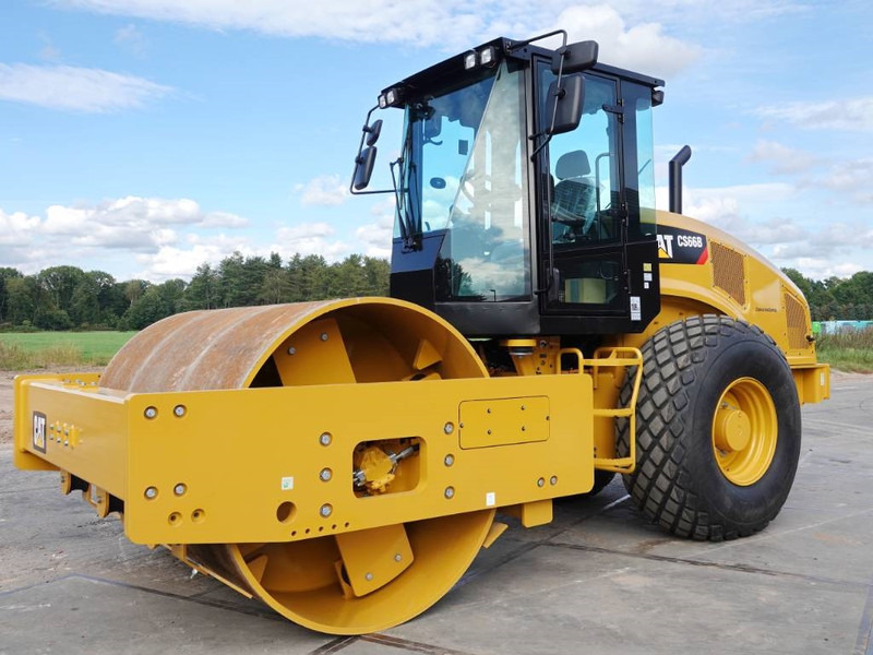 Cat CS66B - CE Certified / Low Hours - Máy lăn: hình 2 Cat CS66B - CE Certified / Low Hours - Máy lăn: hình 2