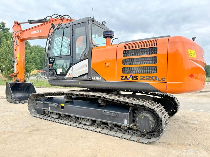 Hitachi ZX220LC-5G / 2025 ULTRA MODEL / ISUZU ENGINE - Máy xúc bánh xích: hình 3 Hitachi ZX220LC-5G / 2025 ULTRA MODEL / ISUZU ENGINE - Máy xúc bánh xích: hình 3