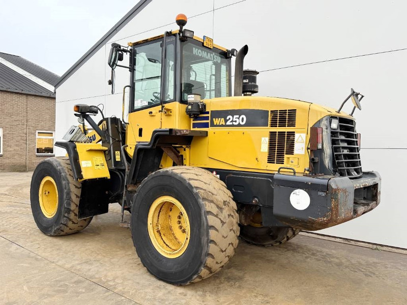 Komatsu WA250-5 - Dutch Machine / 3rd Function / Auto Lube - Máy xúc lật bánh lốp: hình 3 Komatsu WA250-5 - Dutch Machine / 3rd Function / Auto Lube - Máy xúc lật bánh lốp: hình 3